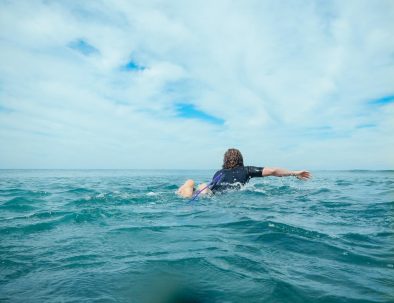 beach-surfer-34648824